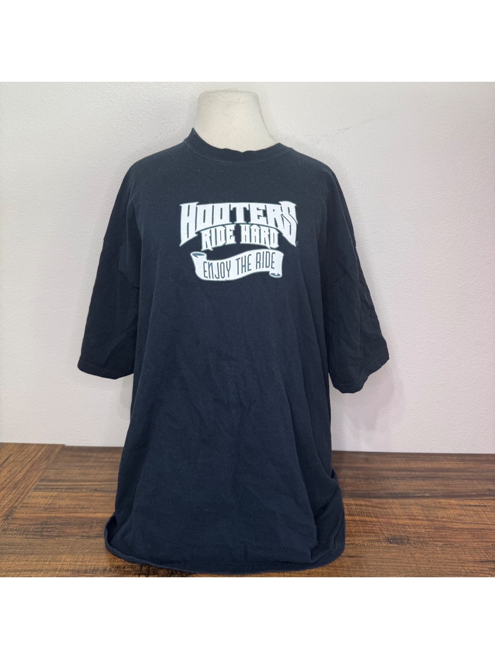 Vintage Hooters Ride Hard Enjoy The Ride Graphic T-Shirt